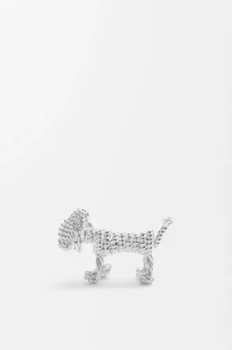 Broche con forma de perro salchicha Plata