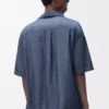 Camisa de manga corta en algodón azul lavado Camisa de manga corta en algodón azul lavado