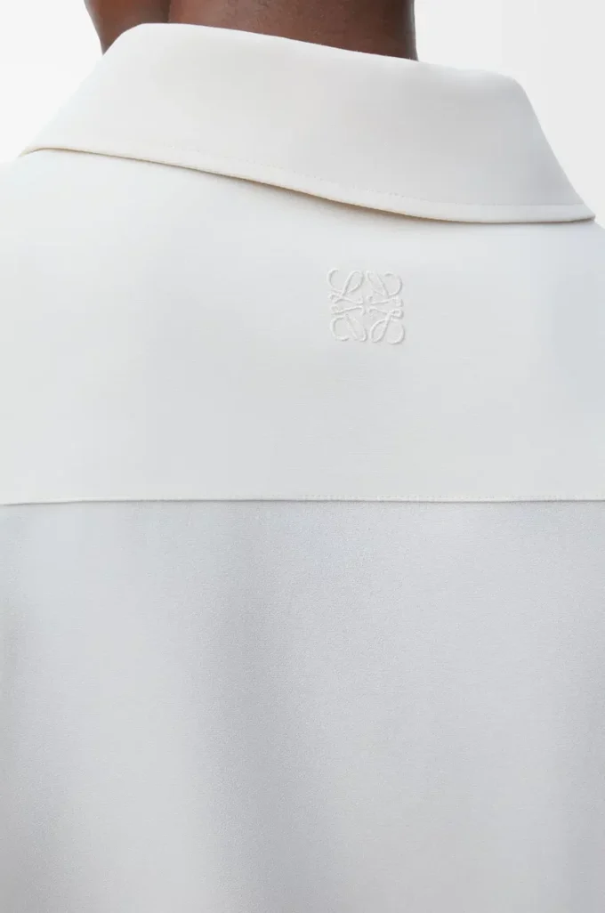 Camisa de viscosa elástica en color blanco Camisa de viscosa elástica en color blanco