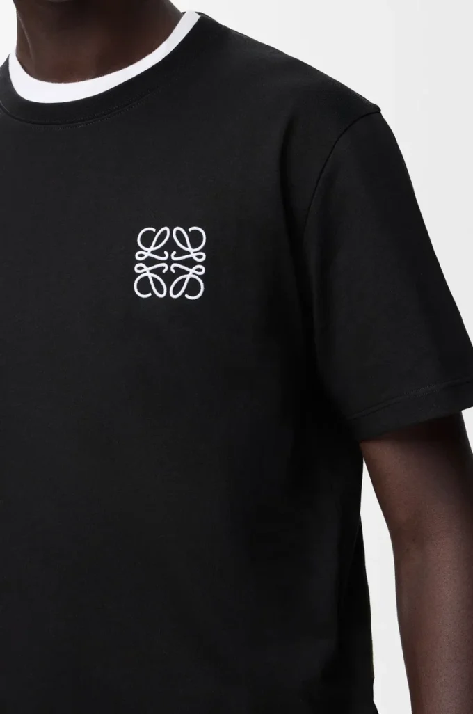 Camiseta de corte regular en algodón negro Camiseta de corte regular en algodón negro