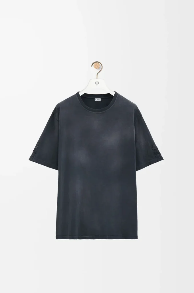 Camiseta holgada de algodón. Color negro. Camiseta holgada de algodón. Color negro.