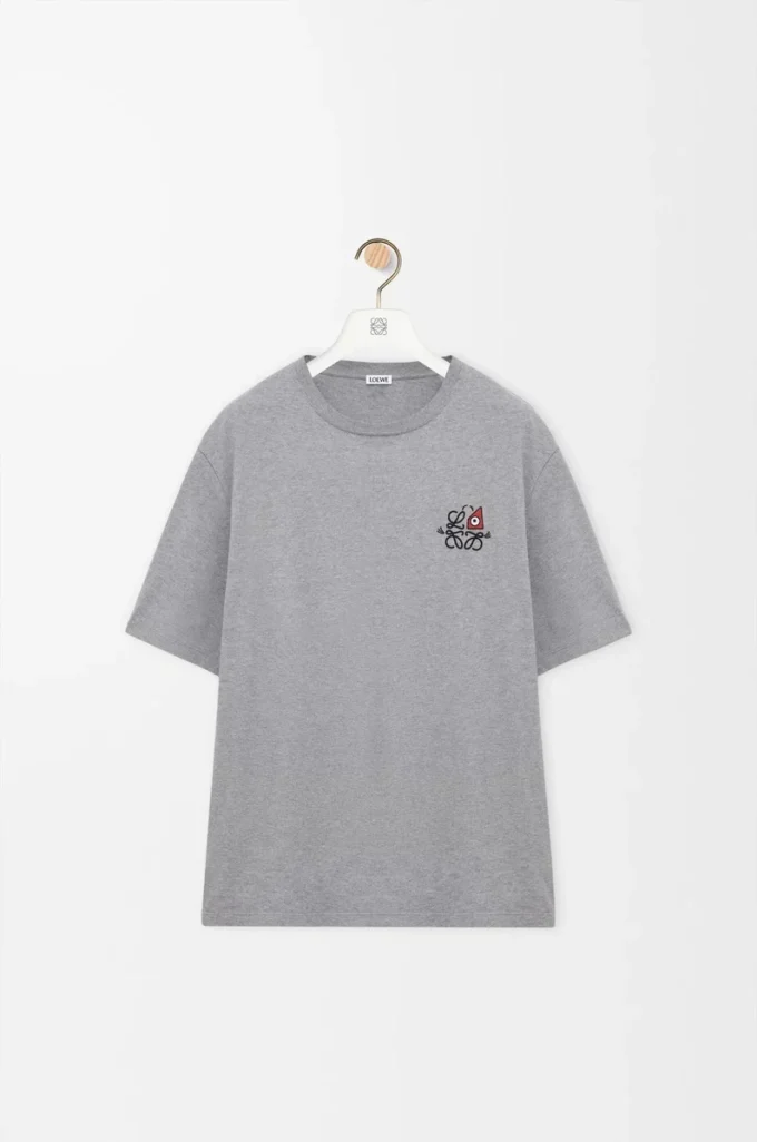 Camiseta holgada de algodón gris jaspeado. Camiseta holgada de algodón gris jaspeado.