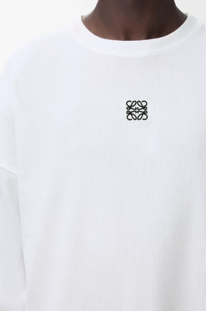 Camiseta oversize de manga larga de algodón blanco Camiseta oversize de manga larga de algodón blanco