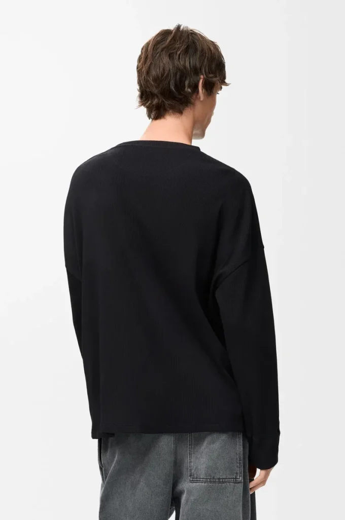 Camiseta oversize de manga larga de algodón negro Camiseta oversize de manga larga de algodón negro