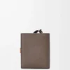 Cartera compacta con cremallera en piel de becerro granulada suave Taupe/Gold Cartera compacta con cremallera en piel de becerro granulada suave Taupe/Gold