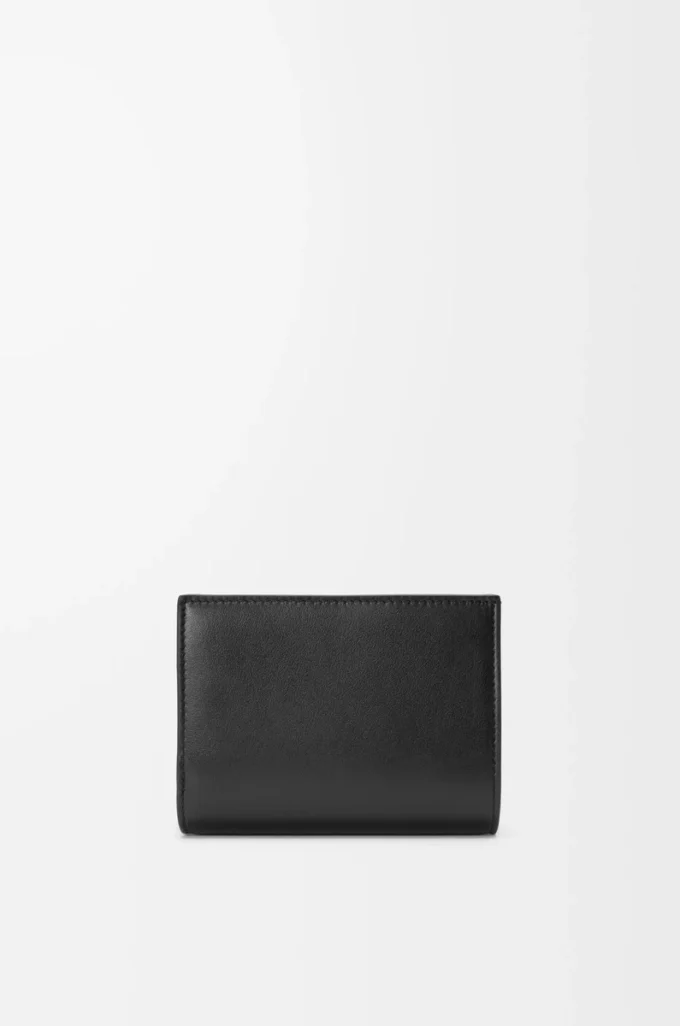 Cartera compacta Panta en piel de becerro brillante, color negro Cartera compacta Panta en piel de becerro brillante, color negro