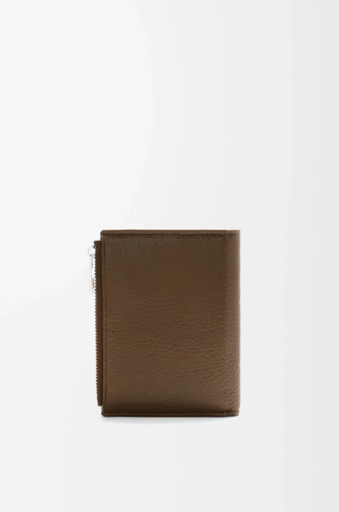 Cartera compacta y delgada en piel de ciervo Tundra Cartera compacta y delgada en piel de ciervo Tundra