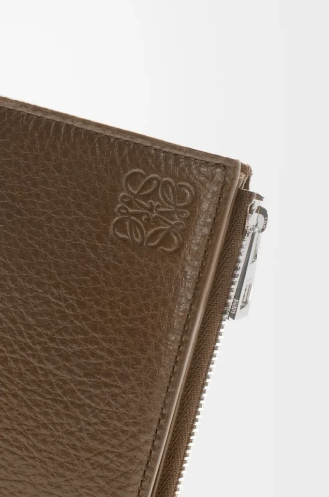 Cartera compacta y delgada en piel de ciervo Tundra Cartera compacta y delgada en piel de ciervo Tundra
