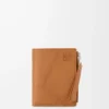 Cartera compacta y delgada Puzzle en piel de becerro granulada flexible Light Canyon Brown