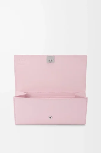 Cartera continental Anagram en piel de becerro granulada Blossom
