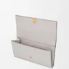 Cartera continental Anagram en piel de becerro granulada Light Ghost Grey Cartera continental Anagram en piel de becerro granulada Light Ghost Grey