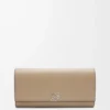 Cartera continental Anagram en piel de becerro granulada Sand Cartera continental Anagram en piel de becerro granulada Sand
