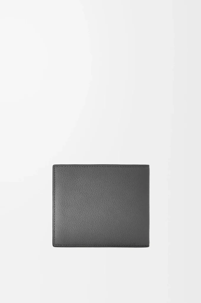 Cartera doble en piel de becerro granulada suave color antracita Cartera doble en piel de becerro granulada suave color antracita