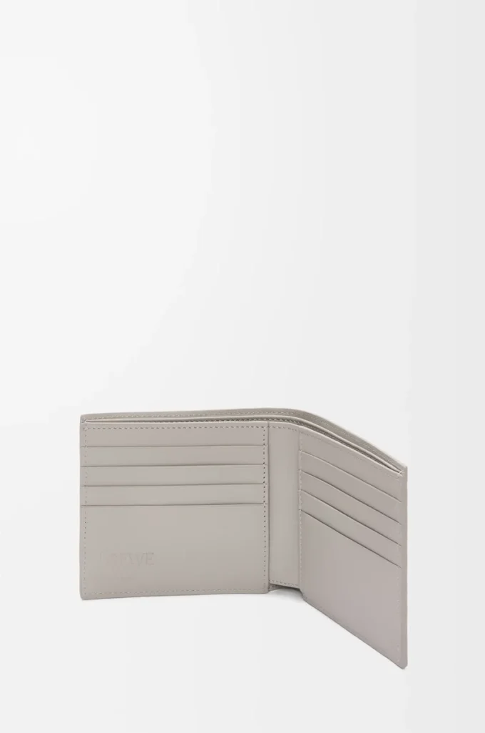 Cartera doble en piel de becerro satinada gris concha