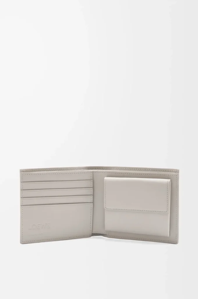 Cartera plegable para monedas en piel de becerro clásica texturizada Shell Grey Cartera plegable para monedas en piel de becerro clásica texturizada Shell Grey