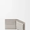 Cartera plegable para monedas en piel de becerro clásica texturizada Shell Grey Cartera plegable para monedas en piel de becerro clásica texturizada Shell Grey