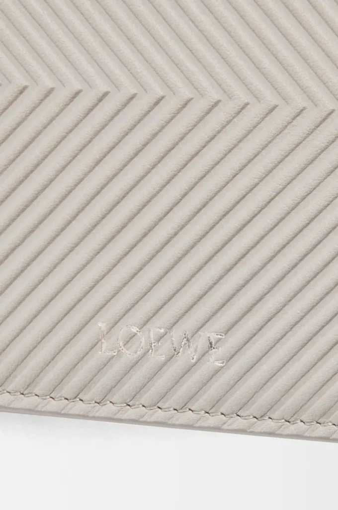 Cartera plegable para monedas en piel de becerro clásica texturizada Shell Grey Cartera plegable para monedas en piel de becerro clásica texturizada Shell Grey