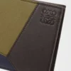 Cartera plegable para monedas Puzzle en piel de becerro clásica, color oliva/marrón oscuro Cartera plegable para monedas Puzzle en piel de becerro clásica, color oliva/marrón oscuro
