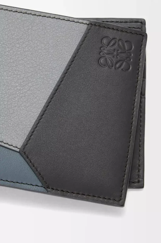 Cartera plegable Puzzle en piel de becerro clásica Gris asfalto/Azul tormenta Cartera plegable Puzzle en piel de becerro clásica Gris asfalto/Azul tormenta