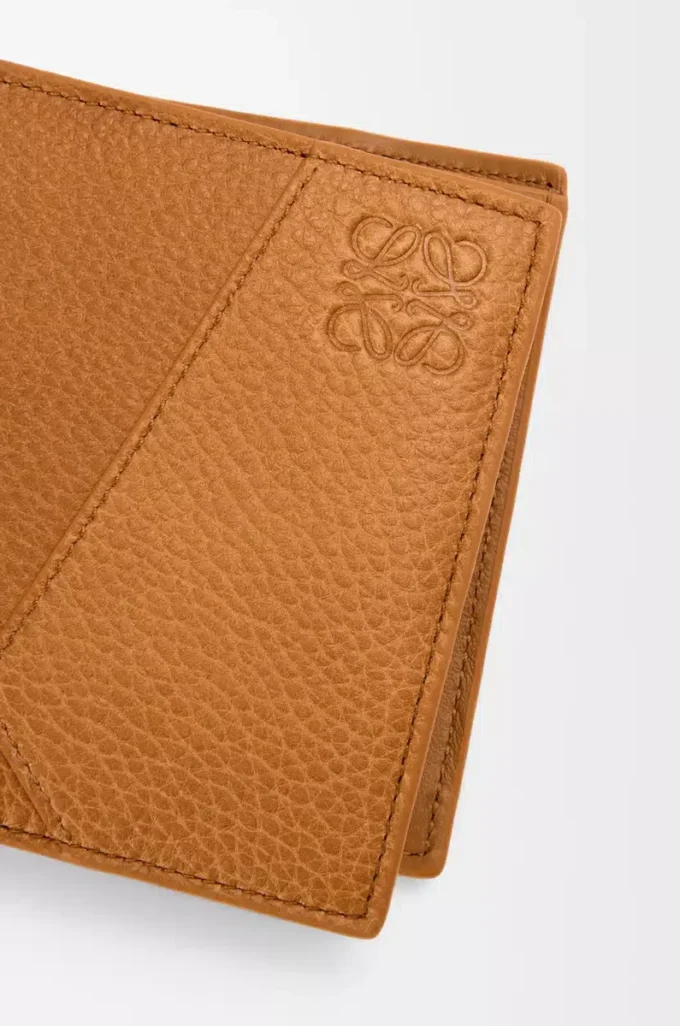 Cartera plegable Puzzle para monedas en piel de becerro granulada flexible, color marrón claro cañón Cartera plegable Puzzle para monedas en piel de becerro granulada flexible, color marrón claro cañón