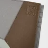 Cartera Puzzle con doble pliegue en piel de becerro clásica marrón invierno/gris ceniza Cartera Puzzle con doble pliegue en piel de becerro clásica marrón invierno/gris ceniza
