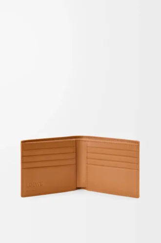 Cartera Puzzle de doble pliegue en suave piel de becerro granulada, color marrón claro cañón