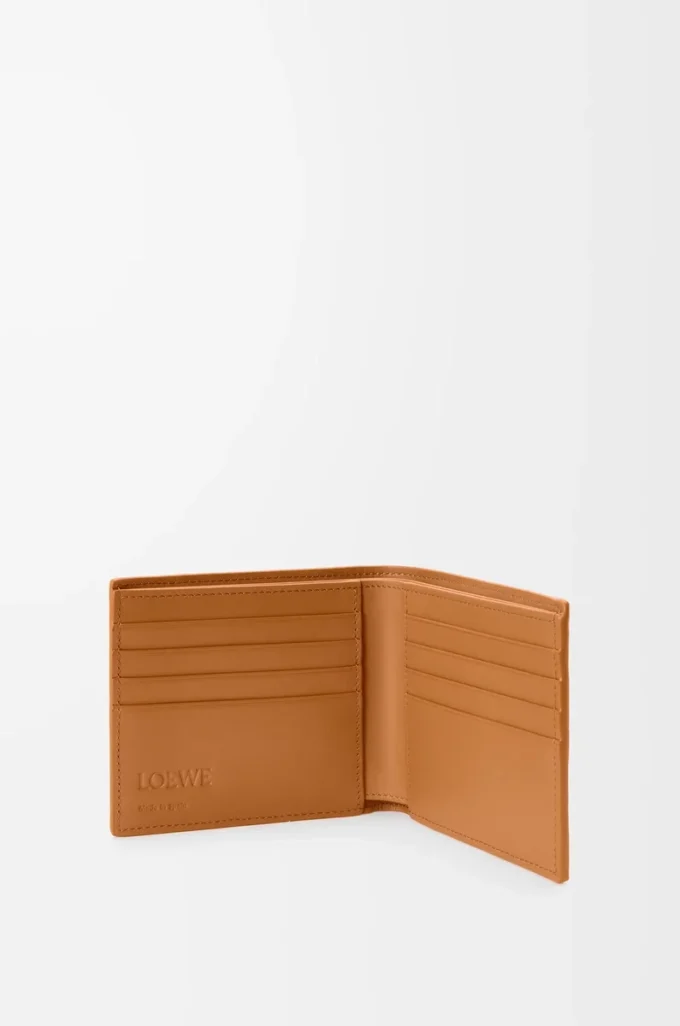 Cartera Puzzle de doble pliegue en suave piel de becerro granulada, color marrón claro cañón Cartera Puzzle de doble pliegue en suave piel de becerro granulada, color marrón claro cañón