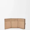 Cartera tríptica en piel de becerro granulada suave color caramelo/beige Cartera tríptica en piel de becerro granulada suave color caramelo/beige