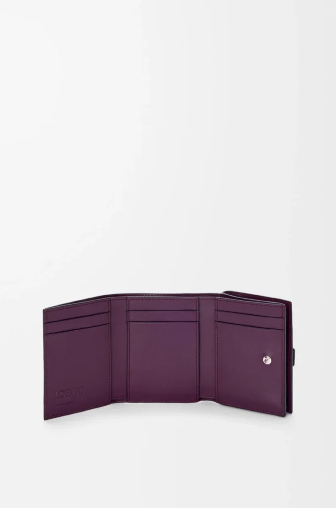 Cartera tríptica en piel de becerro granulada suave Dirty Mauve/Squirrel Cartera tríptica en piel de becerro granulada suave Dirty Mauve/Squirrel