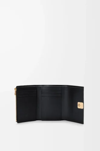 Cartera vertical pequeña Anagram en piel de becerro granulada Black/Gold Cartera vertical pequeña Anagram en piel de becerro granulada Black/Gold