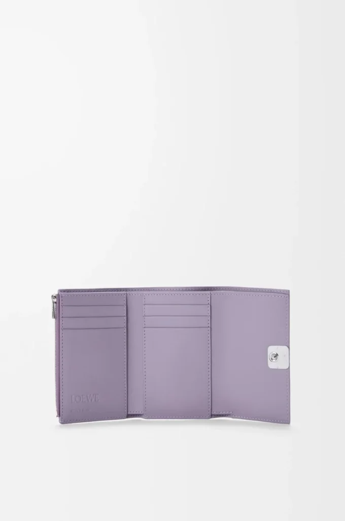 Cartera vertical pequeña Anagram en piel de becerro granulada Dirty Mauve