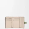 Cartera vertical pequeña en piel de becerro granulada suave Rosemary/Tan