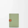 Cartera vertical pequeña en piel de becerro granulada suave Rosemary/Tan