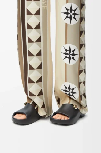 Chanclas Foam Pebble Negro/Dorado
