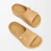 Chanclas Pebble de espuma Concealer medio/dorado Chanclas Pebble de espuma Concealer medio/dorado