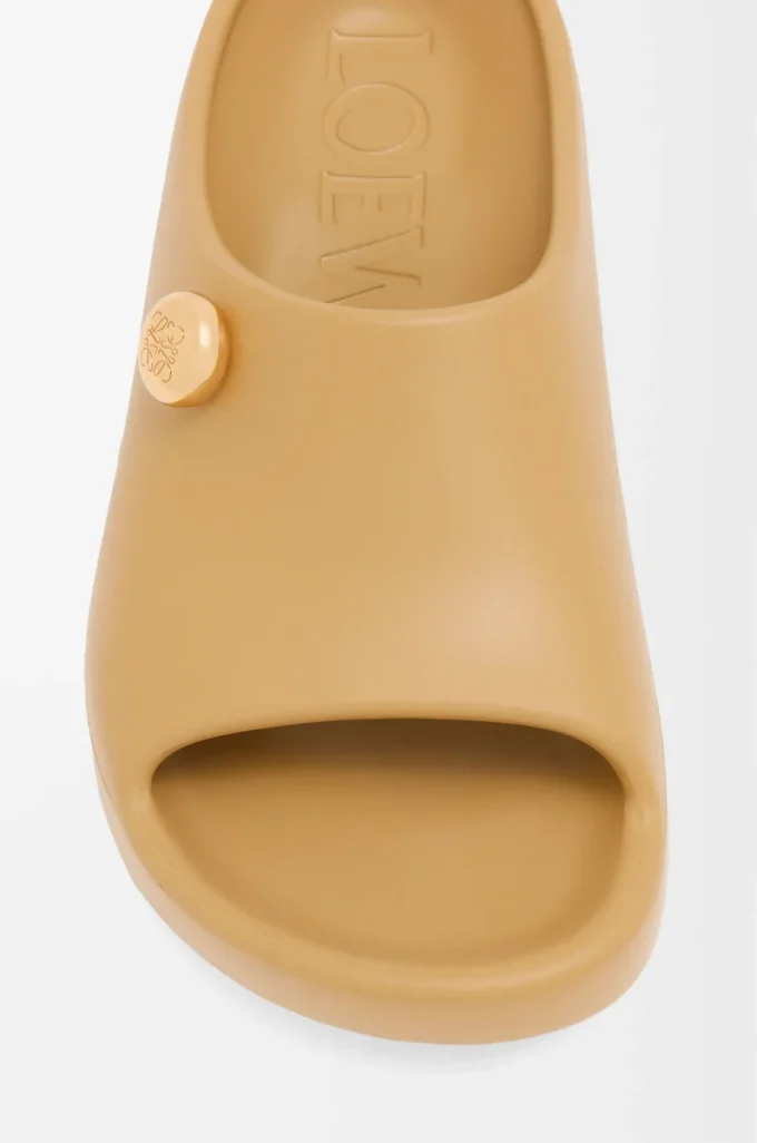 Chanclas Pebble de espuma Concealer medio/dorado Chanclas Pebble de espuma Concealer medio/dorado