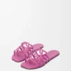 Chanclas Petal Anagram en piel de becerro suave fucsia Chanclas Petal Anagram en piel de becerro suave fucsia