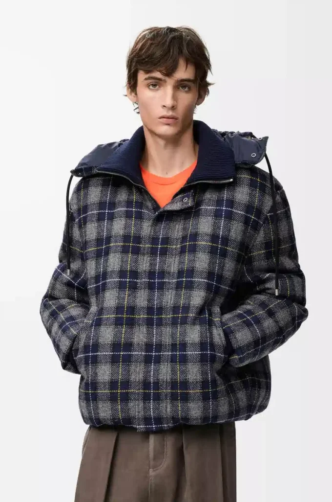 Chaqueta acolchada de lana azul marino oscuro Chaqueta acolchada de lana azul marino oscuro