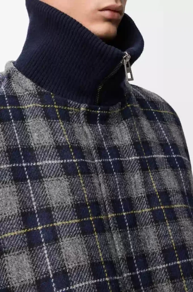 Chaqueta acolchada de lana azul marino oscuro Chaqueta acolchada de lana azul marino oscuro