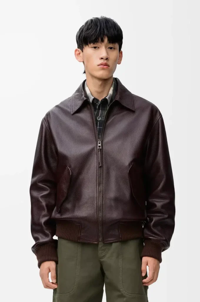 Chaqueta aviador en piel de ciervo color Oxblood Chaqueta aviador en piel de ciervo color Oxblood