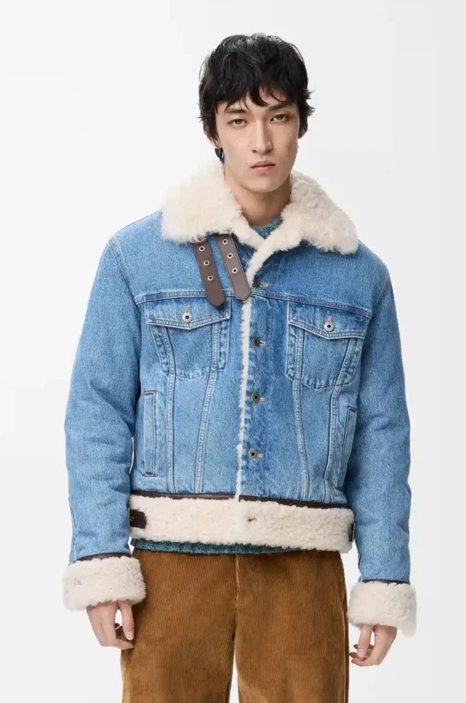 Chaqueta camionera en denim y piel de oveja azul denim Chaqueta camionera en denim y piel de oveja azul denim