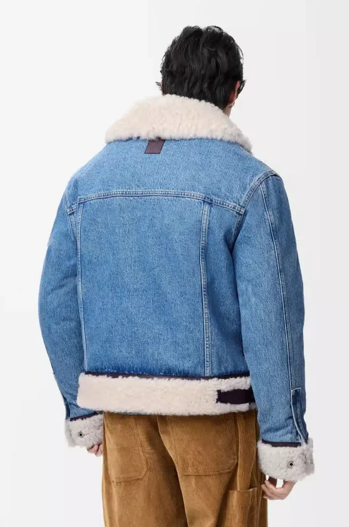 Chaqueta camionera en denim y piel de oveja azul denim Chaqueta camionera en denim y piel de oveja azul denim