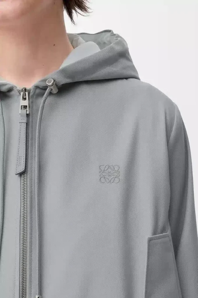 Chaqueta con capucha de algodón gris claro Chaqueta con capucha de algodón gris claro