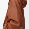 Chaqueta con capucha en piel de cordero napa color tostado Chaqueta con capucha en piel de cordero napa color tostado