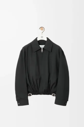 Chaqueta con cinturón de lana negra