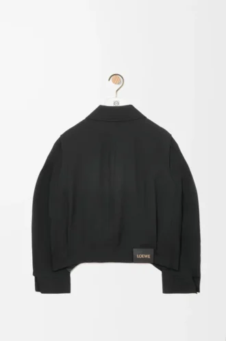 Chaqueta con cinturón de lana negra