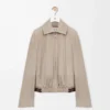 Chaqueta con cinturón de piel de cabra anteada Beige oscuro Chaqueta con cinturón de piel de cabra anteada Beige oscuro