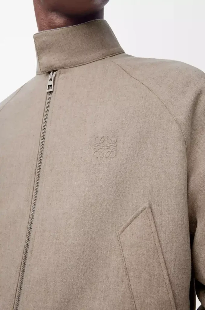 Chaqueta con cremallera de lana y cachemira, color beige jaspeado Chaqueta con cremallera de lana y cachemira, color beige jaspeado