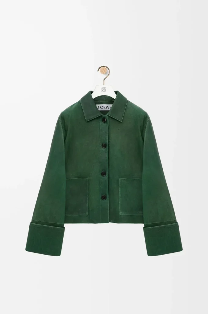 Chaqueta con puños vueltos de piel de cordero napa verde oscuro