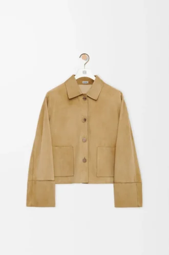 Chaqueta con solapas de ante de cordero dorado